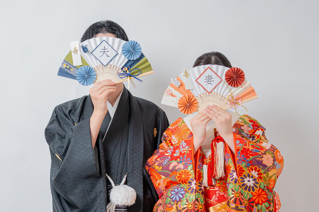 INAI WEDDING WASOU で撮影した小物（夫婦扇子）を使った和装前撮り