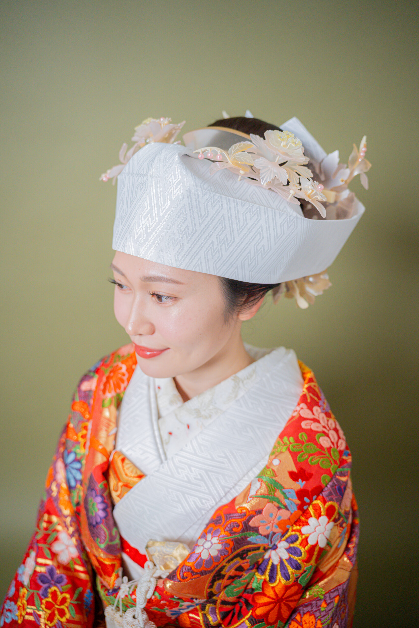 白無垢に合わせた新婦の和装ヘアスタイル